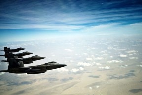 华体会手机网站-联赛推动女性管理者上岗，职业发展更具包容性，女性管理职位