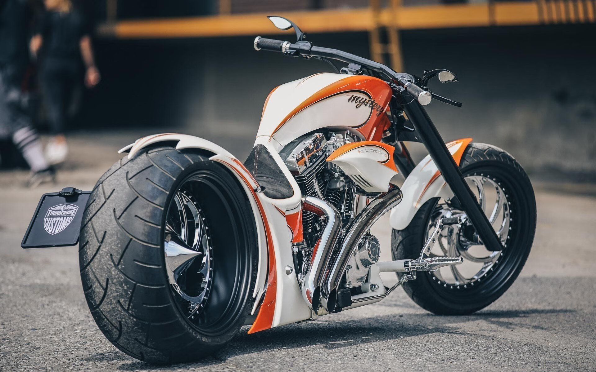 苏炳添出席田径科技展推介新装备,苏炳添比赛